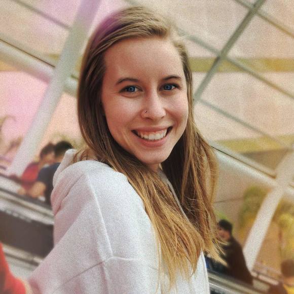 Meet your Posher, Sarah - Picture 1 of 1